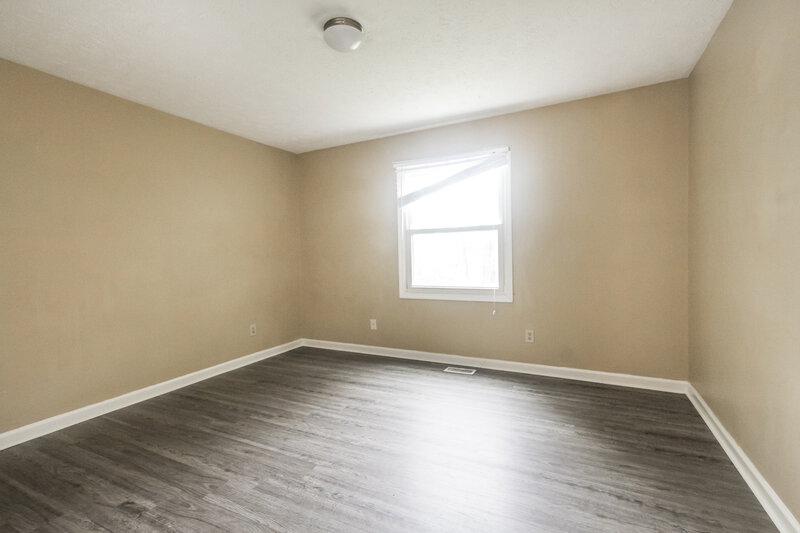 2,850/Mo, 1112 Delray Dr Indianapolis, IN 46241 Main Bedroom View 2