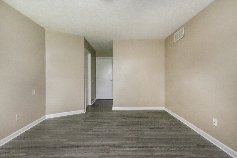 2,850/Mo, 1112 Delray Dr Indianapolis, IN 46241 Bedroom View 2