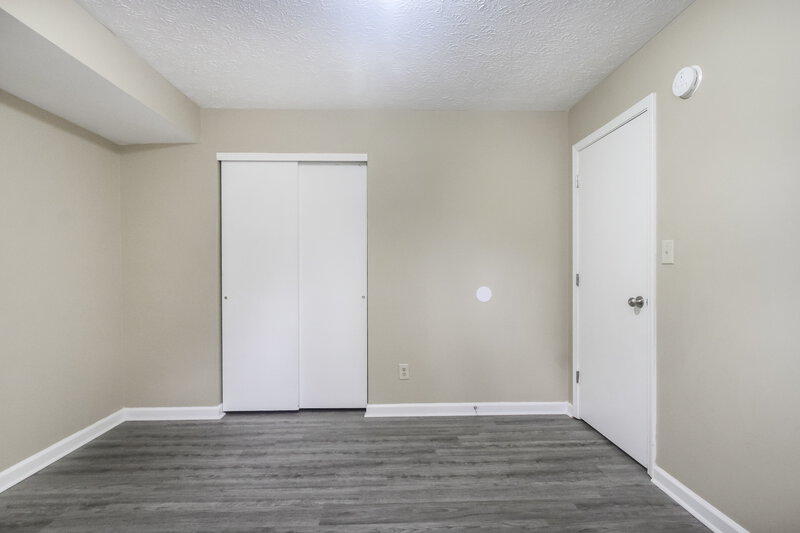 2,850/Mo, 1112 Delray Dr Indianapolis, IN 46241 Bedroom View 5