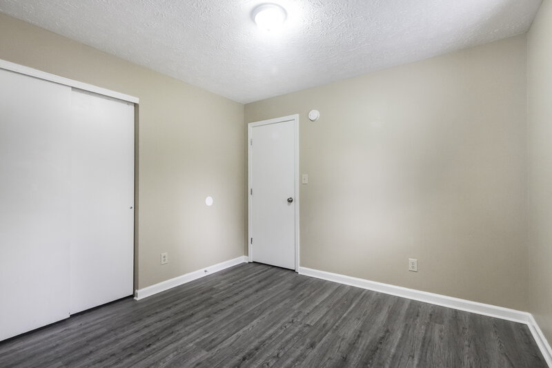 2,850/Mo, 1112 Delray Dr Indianapolis, IN 46241 Bedroom View 6