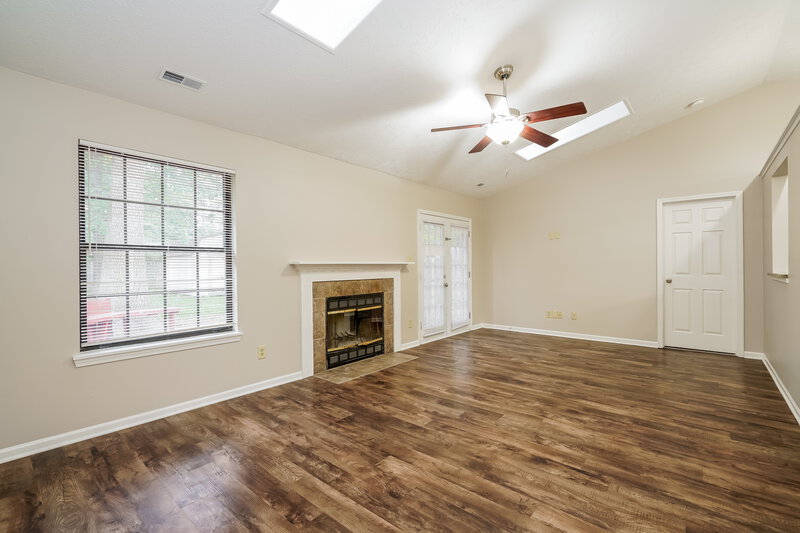 1,605/Mo, 840 Delray Dr Indianapolis, IN 46241 Living Room View