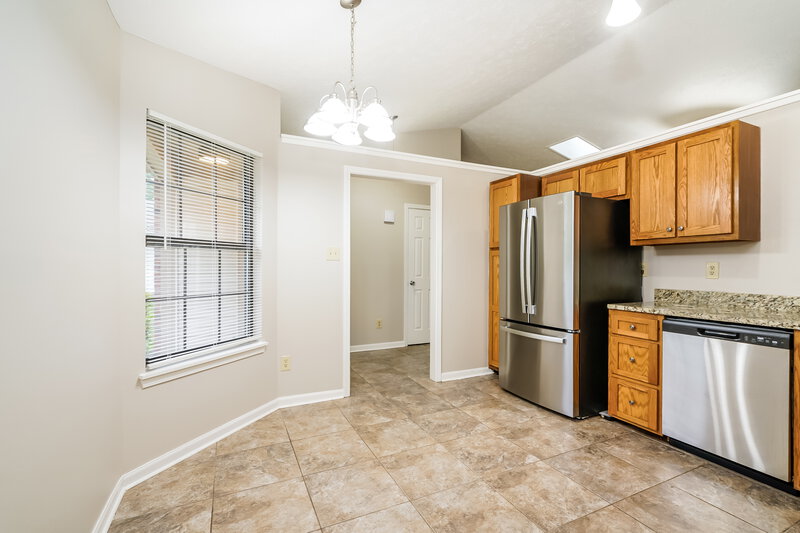 1,605/Mo, 840 Delray Dr Indianapolis, IN 46241 Kitchen View