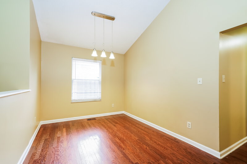1,910/Mo, 5761 Pilgrim Dr Indianapolis, IN 46254 Dining Room View