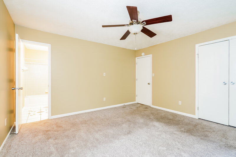 1,910/Mo, 5761 Pilgrim Dr Indianapolis, IN 46254 Main Bedroom View 2