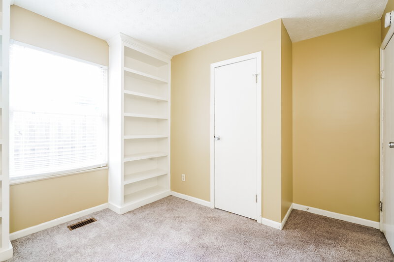 1,910/Mo, 5761 Pilgrim Dr Indianapolis, IN 46254 Bedroom View