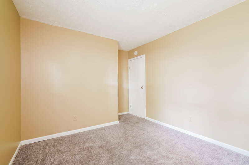 1,910/Mo, 5761 Pilgrim Dr Indianapolis, IN 46254 Bedroom View 2