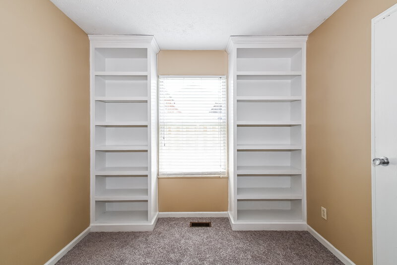 1,910/Mo, 5761 Pilgrim Dr Indianapolis, IN 46254 Bedroom View 3