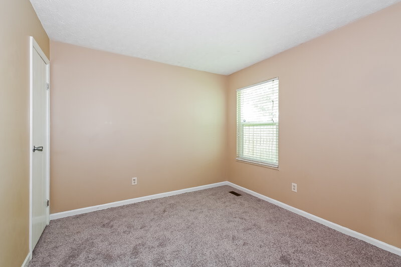 1,910/Mo, 5761 Pilgrim Dr Indianapolis, IN 46254 Bedroom View 4