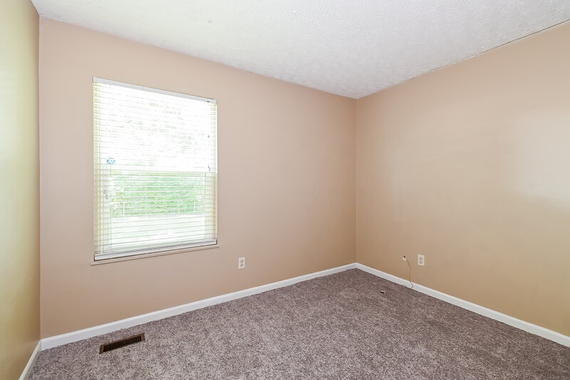 1,910/Mo, 5761 Pilgrim Dr Indianapolis, IN 46254 Bedroom View 5