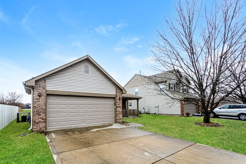 1,680/Mo, 5384 Lakeside Manor Dr Indianapolis, IN 46254 Front View