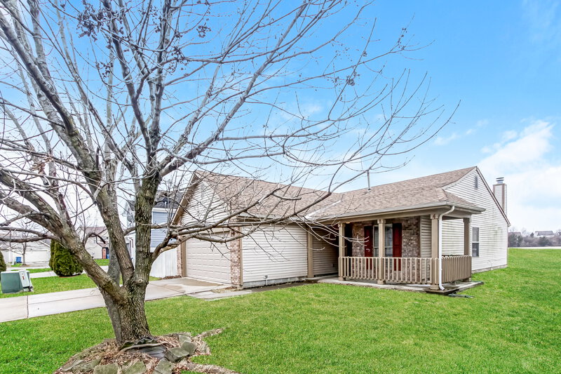 1,680/Mo, 5384 Lakeside Manor Dr Indianapolis, IN 46254 Front View 2