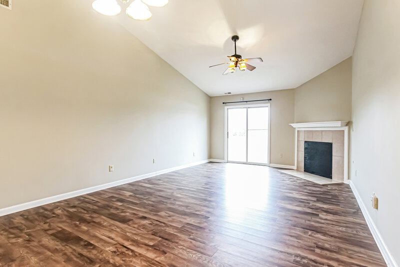 1,680/Mo, 5384 Lakeside Manor Dr Indianapolis, IN 46254 Living Room View 2