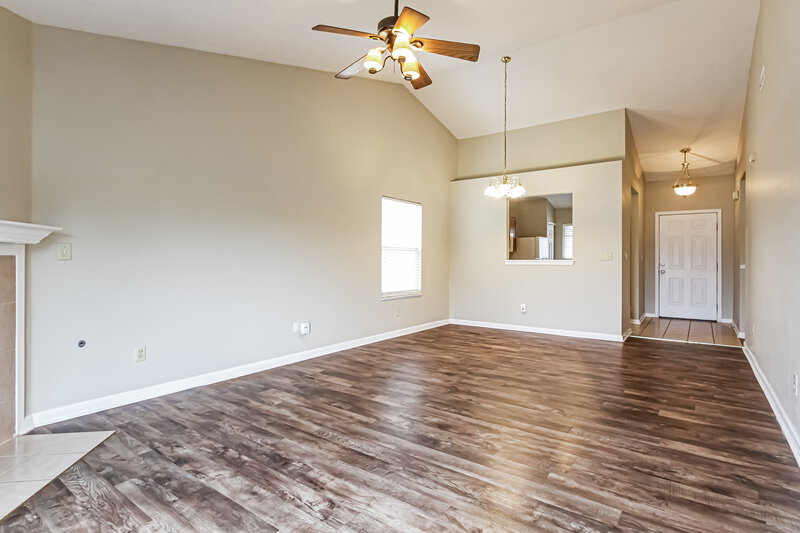 1,680/Mo, 5384 Lakeside Manor Dr Indianapolis, IN 46254 Living Room View 3
