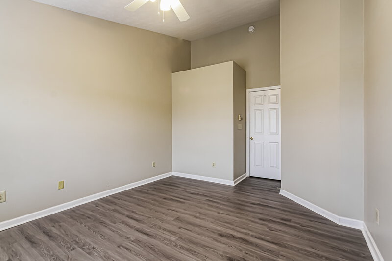 1,680/Mo, 5384 Lakeside Manor Dr Indianapolis, IN 46254 Main Bedroom View 3
