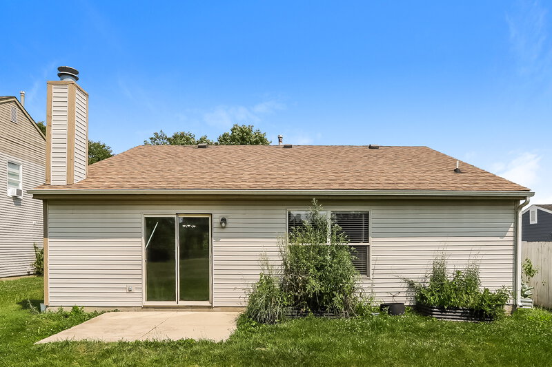 1,765/Mo, 5384 Lakeside Manor Dr Indianapolis, IN 46254 Rear View