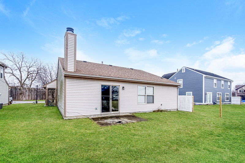 1,680/Mo, 5384 Lakeside Manor Dr Indianapolis, IN 46254 Rear View 2