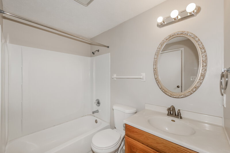 2,290/Mo, 5575 Freedom Ct Indianapolis, IN 46254 Bathroom View