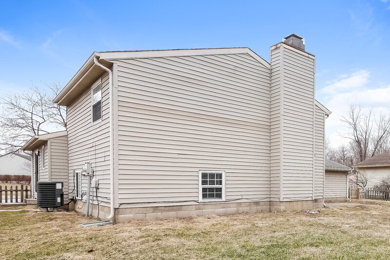 2,290/Mo, 5575 Freedom Ct Indianapolis, IN 46254 Rear View
