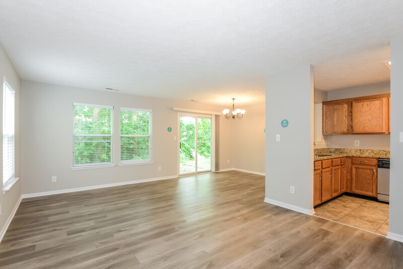 2,290/Mo, 5118 Stanhope Ln Indianapolis, IN 46254 Living Room View