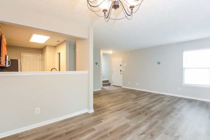 2,290/Mo, 5118 Stanhope Ln Indianapolis, IN 46254 Dining Room View 2