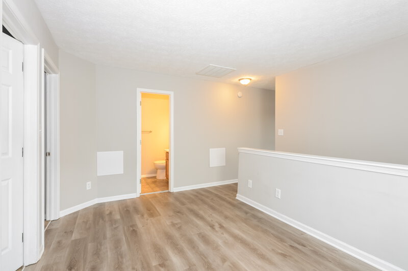 2,290/Mo, 5118 Stanhope Ln Indianapolis, IN 46254 Family Room View