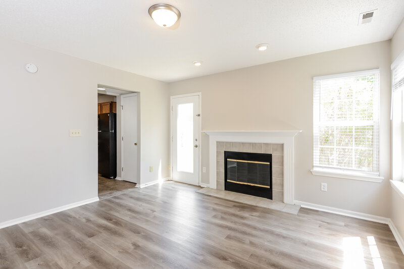 1,800/Mo, 4527 Riverbrook Ln Indianapolis, IN 46254 Living Room View 3