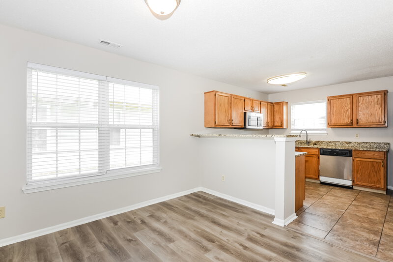 1,800/Mo, 4527 Riverbrook Ln Indianapolis, IN 46254 Dining Room View