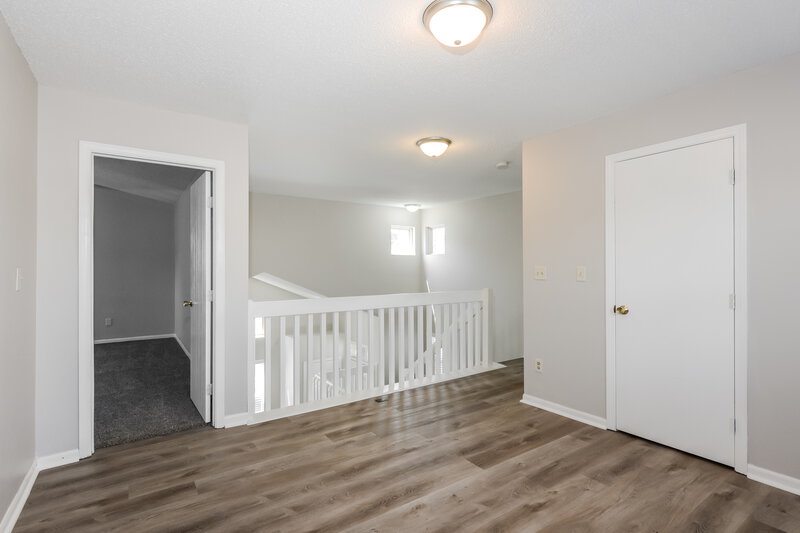 1,800/Mo, 4527 Riverbrook Ln Indianapolis, IN 46254 Loft View