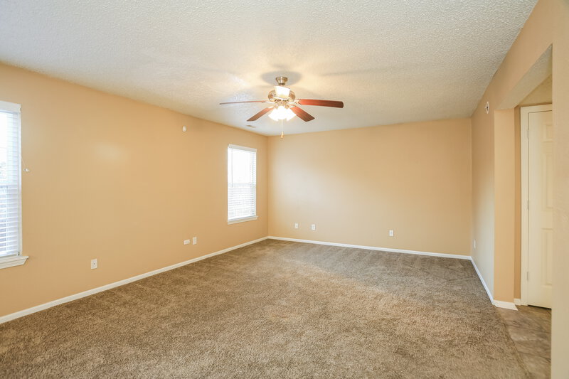 1,965/Mo, 4437 Brookmeadow Dr Indianapolis, IN 46254 Living Room View 4