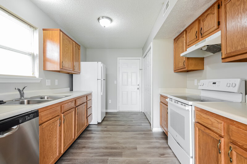 1,850/Mo, 4261 Village Bend Dr Indianapolis, IN 46254 Kitchen View