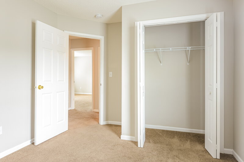 1,850/Mo, 4261 Village Bend Dr Indianapolis, IN 46254 Bedroom View 3
