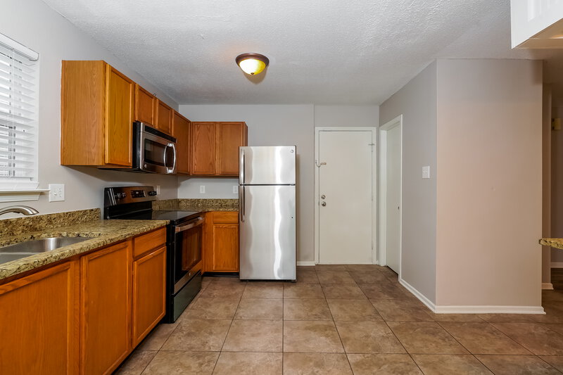 1,695/Mo, 2349 Harvest Moon Dr Greenwood, IN 46143 Kitchen View 2