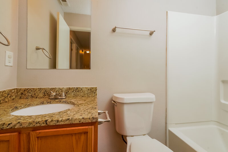 1,695/Mo, 2349 Harvest Moon Dr Greenwood, IN 46143 Main Bathroom View