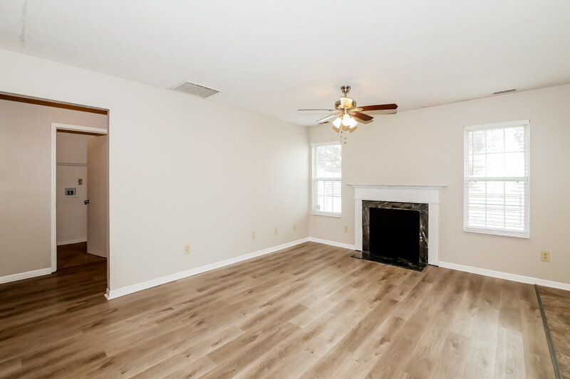 1,655/Mo, 4347 Lucky Ct Indianapolis, IN 46203 Living Room View 2
