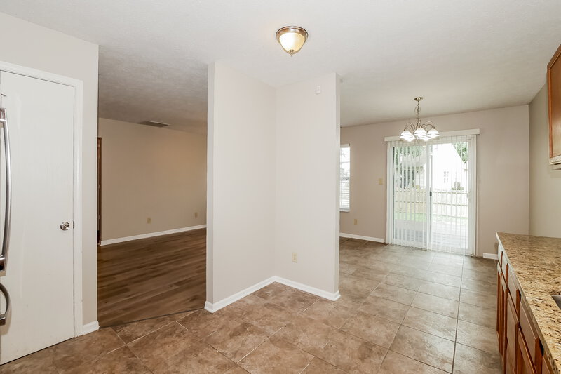 1,655/Mo, 4347 Lucky Ct Indianapolis, IN 46203 Living Room View 4