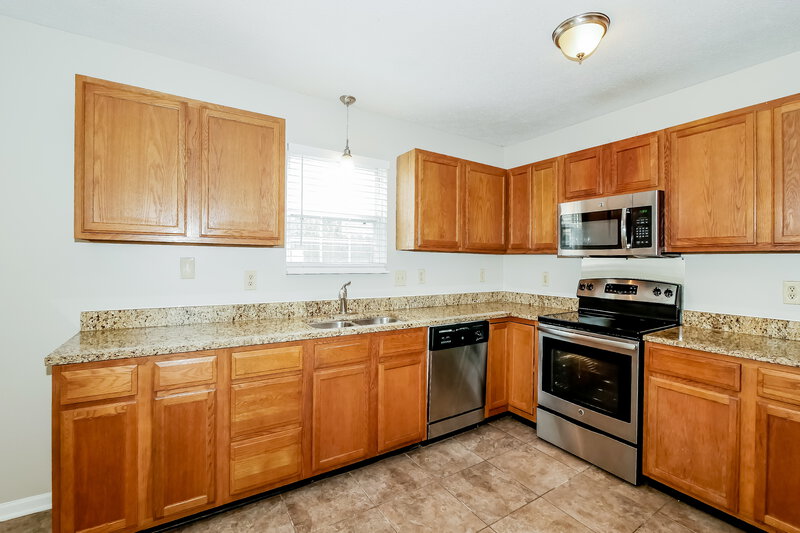 1,655/Mo, 4347 Lucky Ct Indianapolis, IN 46203 Kitchen View