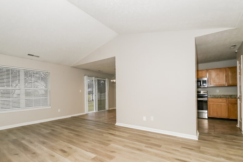 1,890/Mo, 2314 Gradison Circle Indianapolis, IN 46214 Living Room View