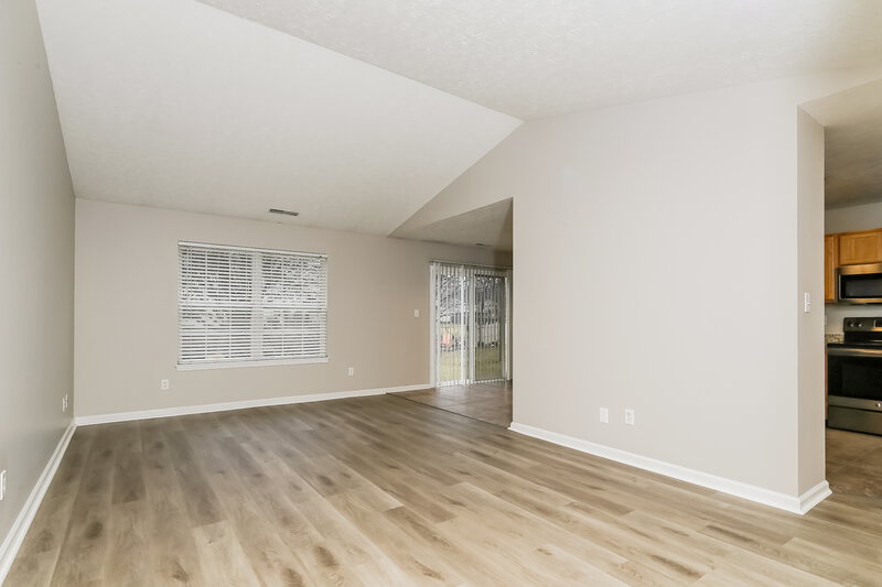 1,890/Mo, 2314 Gradison Circle Indianapolis, IN 46214 Living Room View 2