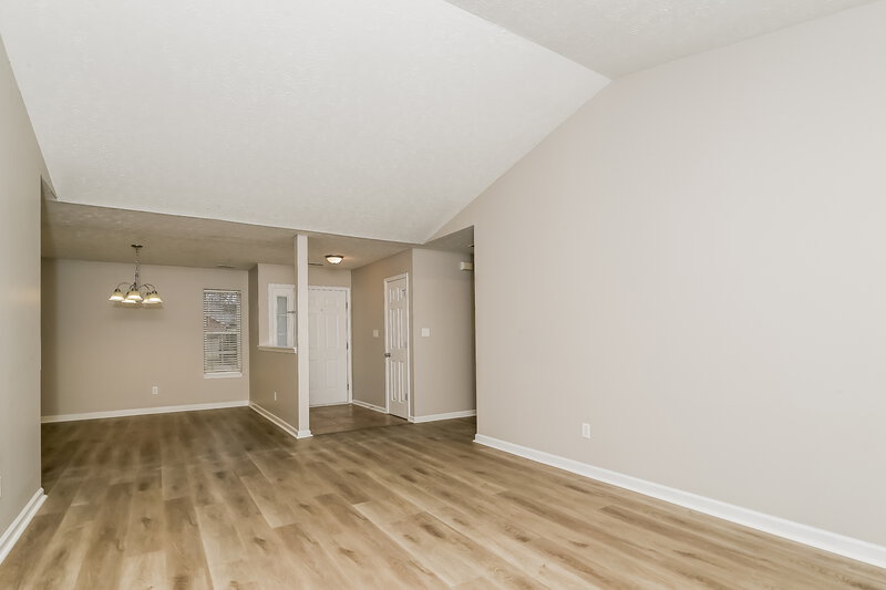 1,890/Mo, 2314 Gradison Circle Indianapolis, IN 46214 Living Room View 3