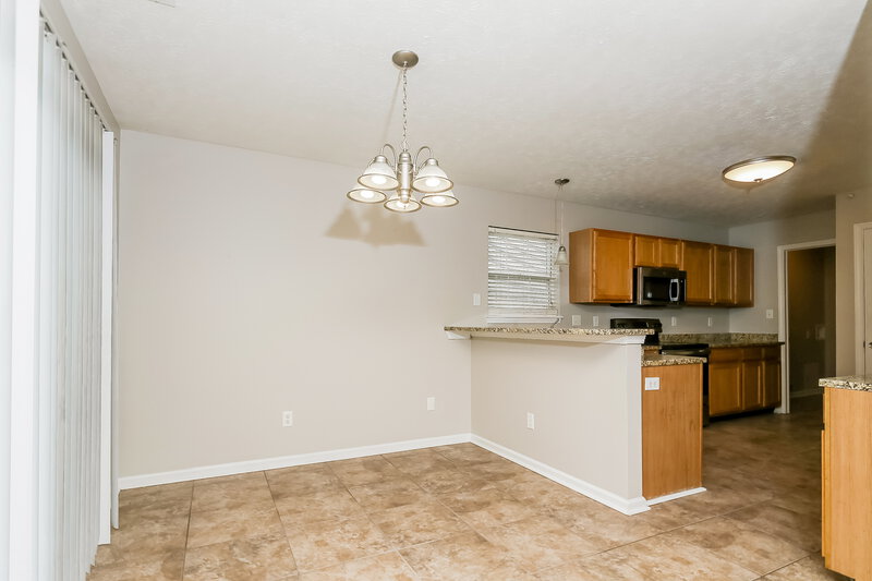 1,890/Mo, 2314 Gradison Circle Indianapolis, IN 46214 Dining Room View 2