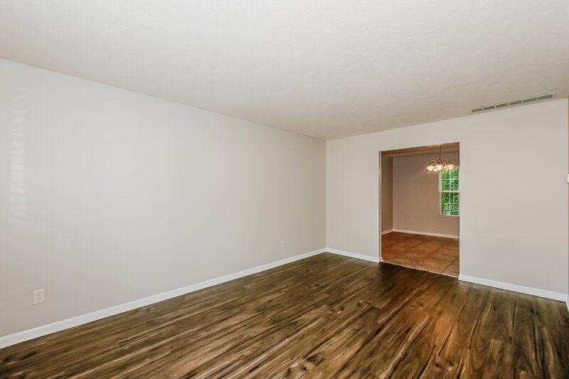 2,050/Mo, 7590 Rogers Dr Indianapolis, IN 46214 Living Room View