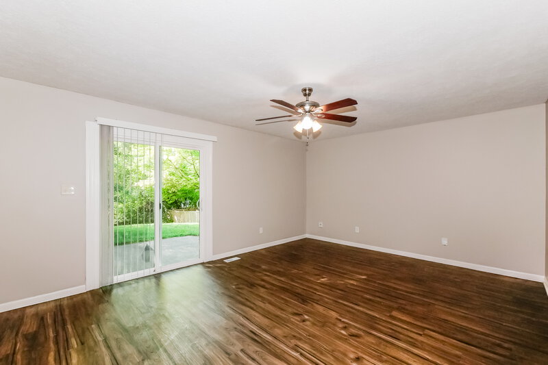 2,050/Mo, 7590 Rogers Dr Indianapolis, IN 46214 Family Room View