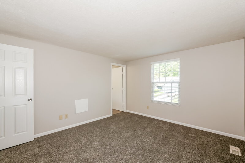 2,050/Mo, 7590 Rogers Dr Indianapolis, IN 46214 Main Bedroom View