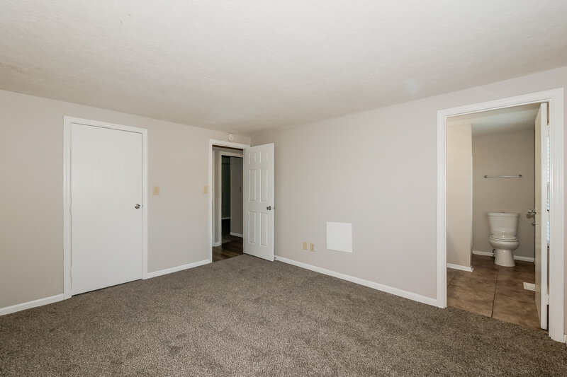 2,050/Mo, 7590 Rogers Dr Indianapolis, IN 46214 Main Bedroom View 2