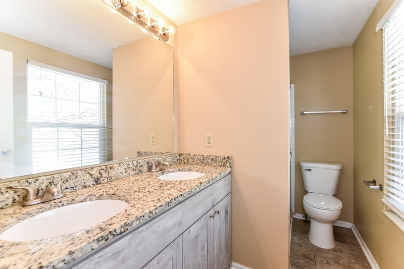 1,890/Mo, 7551 Rogers Dr Indianapolis, IN 46214 Master Bathroom View