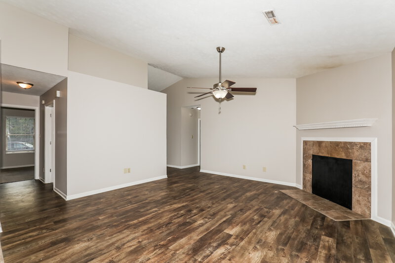 1,535/Mo, 5519 Story Ct Indianapolis, IN 46221 Living Room View