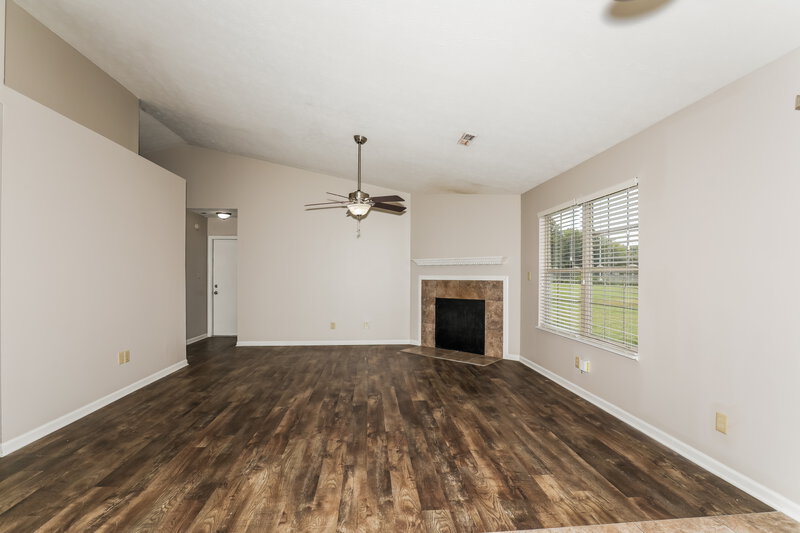 1,535/Mo, 5519 Story Ct Indianapolis, IN 46221 Living Room View 2