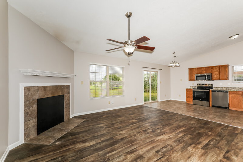 1,535/Mo, 5519 Story Ct Indianapolis, IN 46221 Living Room View 3