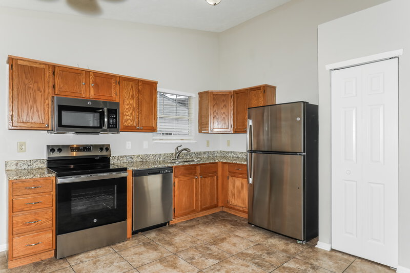 1,535/Mo, 5519 Story Ct Indianapolis, IN 46221 Kitchen View