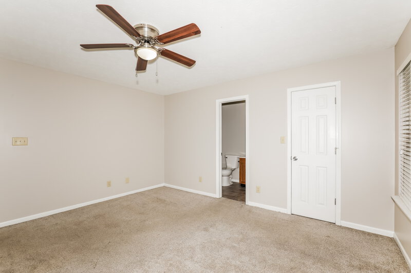1,535/Mo, 5519 Story Ct Indianapolis, IN 46221 Main Bedroom View